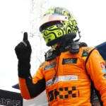 Lando Norris consigue la pole en Zandvoort, superando a Max Verstappen. Alonso séptimo y Sainz fuera en Q2. La carrera de mañana promete un duelo emocionante.