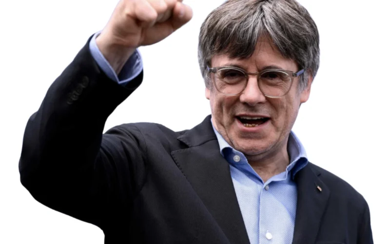 Puigdemont niega esconderse en un maletero durante su huida de España