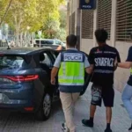 La Policía detiene al líder de los Trinitarios baby y dos miembros menores en Palma por apuñalar a un joven en un autobús.