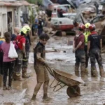 Alerta roja por lluvias en Valencia: instan a los ciudadanos a regresar a casa ante el riesgo de inundaciones por fuertes lluvias.