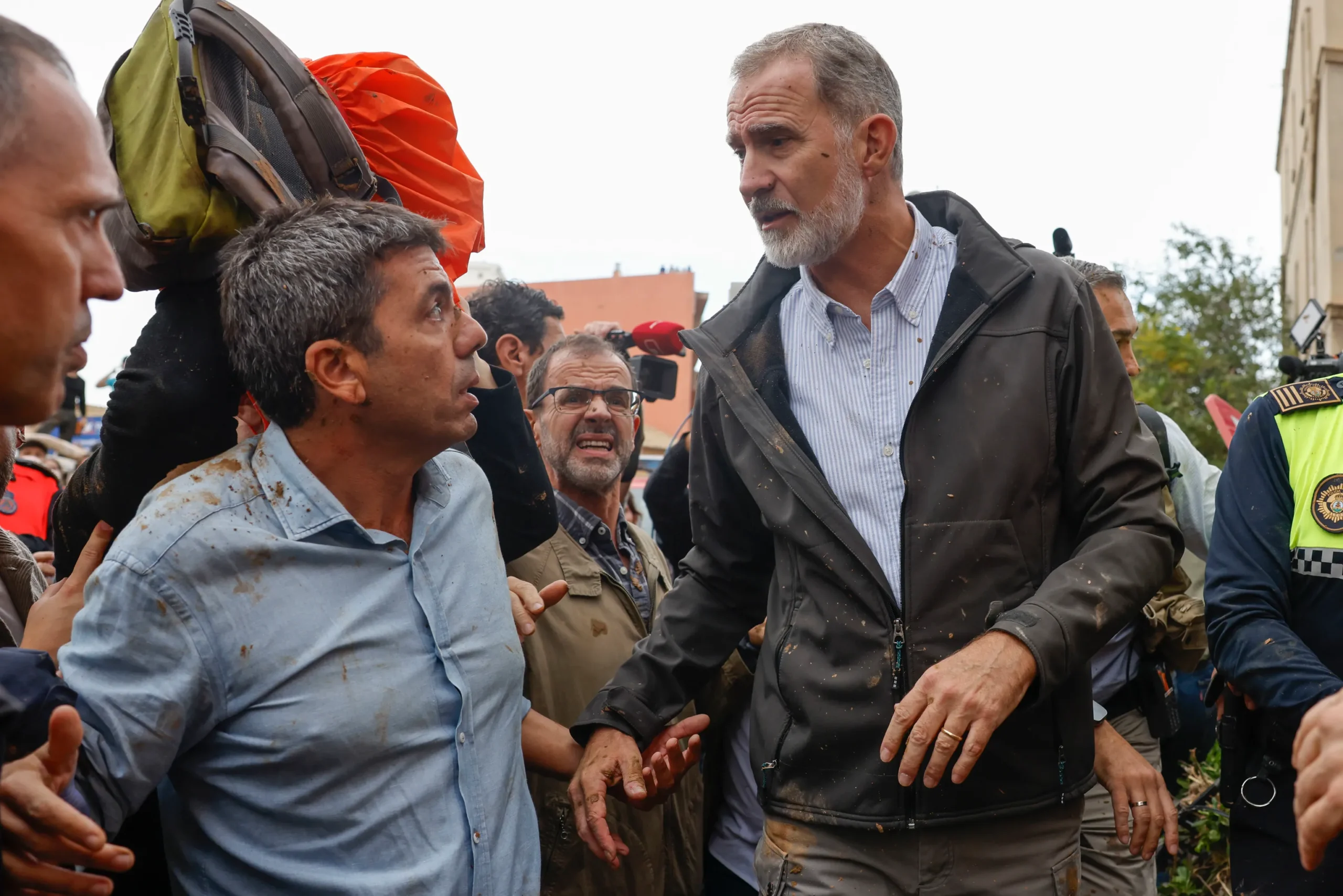 Carlos Mazón asegura que pidió la intervención del Ejército en Valencia desde el martes pasado, desplegando 7.000 militares.