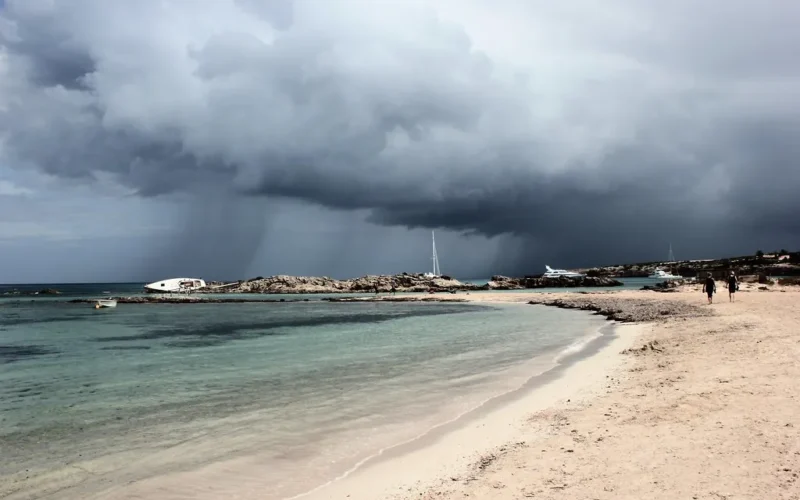 Fin de semana lluvioso en Baleares con temperaturas templadas y probabilidad de chubascos constantes