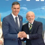 Pedro Sánchez viaja al G20 acompañado de Begoña Gómez, imputada judicialmente, quien alegó compromisos internacionales para evitar al juez