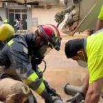 La UME lidera los trabajos de recuperación tras la DANA en Valencia, enfrentando atmósferas contaminadas y usando equipos especializados.