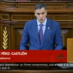 Pedro Sánchez comparece en el Congreso sin autocrítica por la gestión de la DANA. Feijóo y Abascal lo critican por su falta de humanidad y firmeza ante la tragedia.