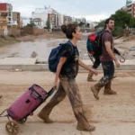 Las fuertes lluvias de la DANA afectan la Comunidad Valenciana y Andalucía; ciudadanos y 1.700 militares colaboran en labores de emergencia.