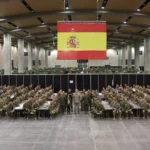 Felipe VI visita a las Fuerzas Armadas en Valencia para apoyar las labores de ayuda tras la DANA, recorriendo bases y operativos logísticos.