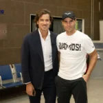 Rafa Nadal ya está en Málaga para su último partido en la Copa Davis, recibiendo una calurosa bienvenida en el aeropuerto.