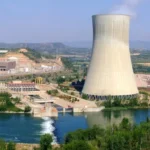 La desconexión de una nuclear obliga a la gran industria a parar máquinas durante dos días