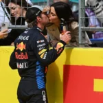 Max Verstappen y Kelly Piquet esperan su primer hijo juntos, uniendo dos apellidos que suman más de 500 grandes premios y marcan un legado único en la Fórmula 1.