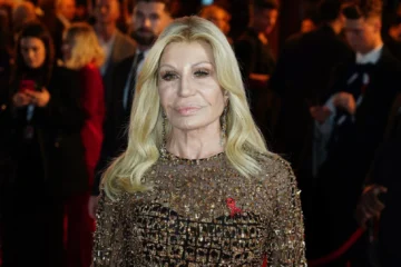 La nueva cara de Donatella Versace