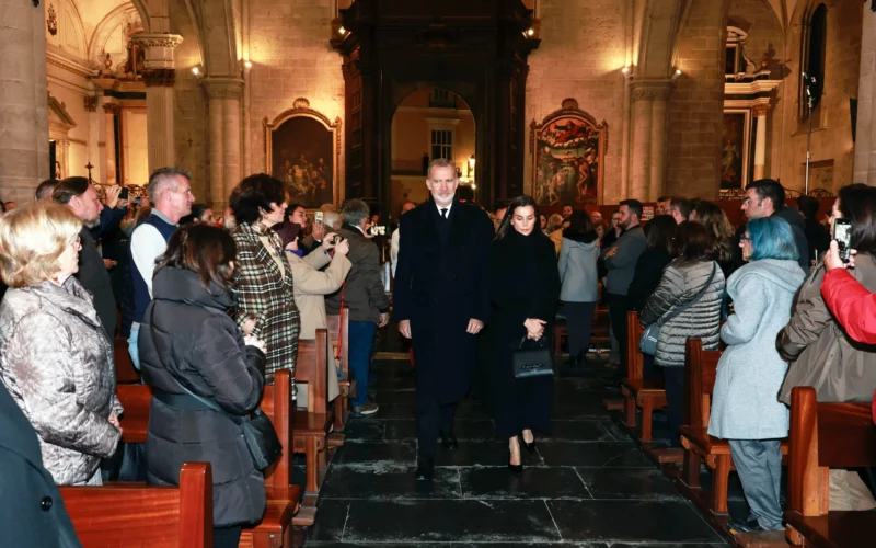 Los Reyes arropan a las familias de las víctimas de la DANA en Valencia