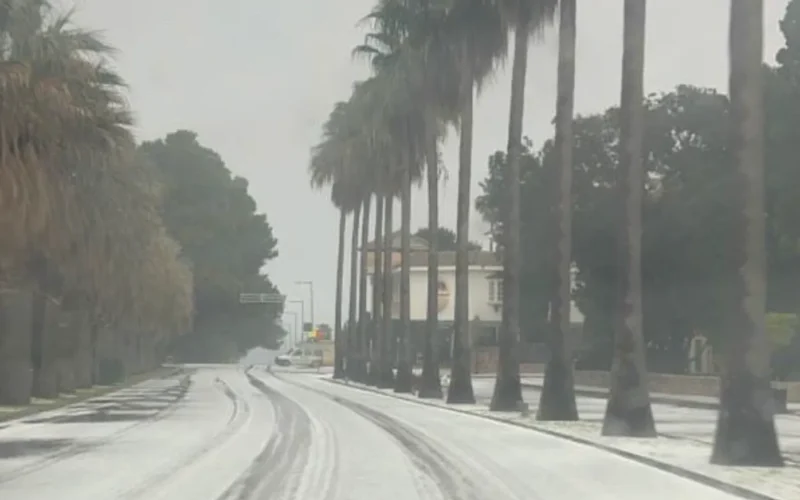 Una espectacular granizada sorprende a Mallorca con alerta de nieve en la Tramuntana