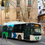 Detenido un carterista profesional en Palma tras varios robos en autobuses de la EMT. Usaba tarjetas robadas para compras fraudulentas