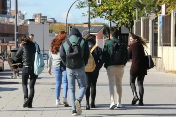 Con el bipartidismo los jóvenes españoles no levantan cabeza: menos propietarios, salarios más bajos y menor estabilidad laboral